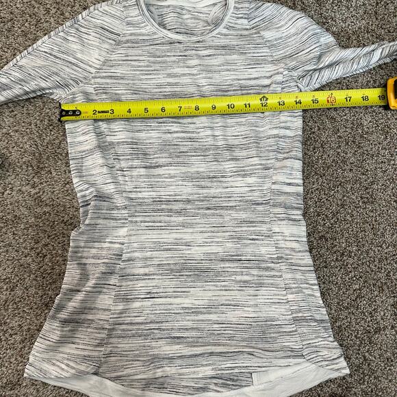 LULULEMON Women's Runderful Long Sleeve Size 4 In Space Dye Camo White Silver - Picture 11 of 13